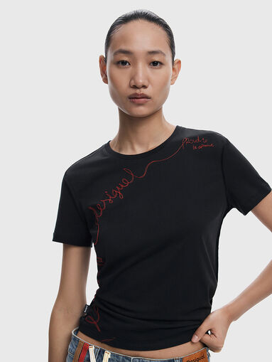 T-shirt with contrasting embroidery - 4