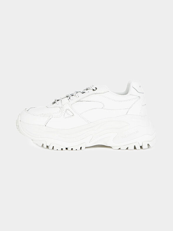 White sneakers with logo detail - 1