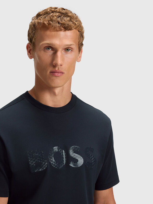 T-shirt with oval neckline - 4