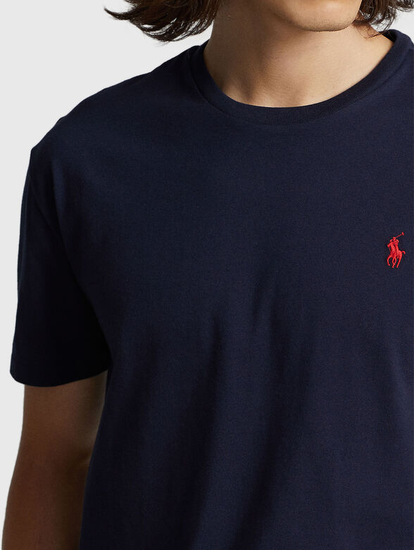 Dark blue t-shirt with contrasting logo  - 4