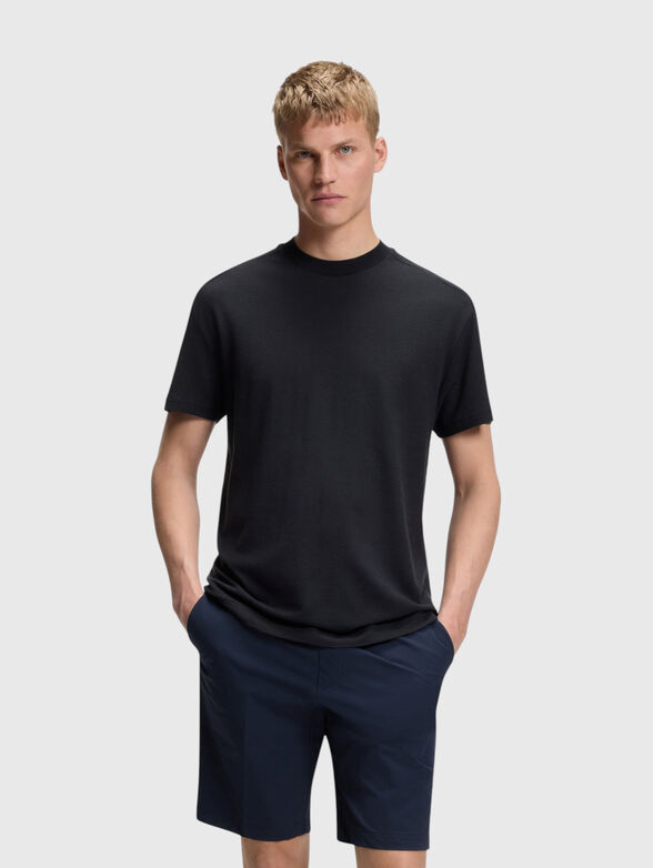 T-shirt with a round neckline - 1