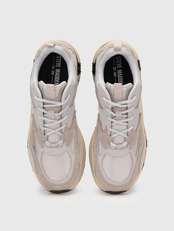 Sports shoes with logo - 6