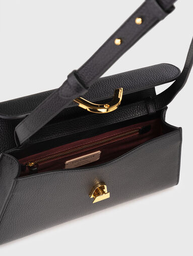 Leather shoulder bag with adjustable handle - 5