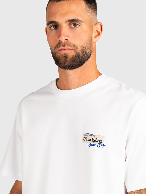 Oversized T-shirt with accent back - 4