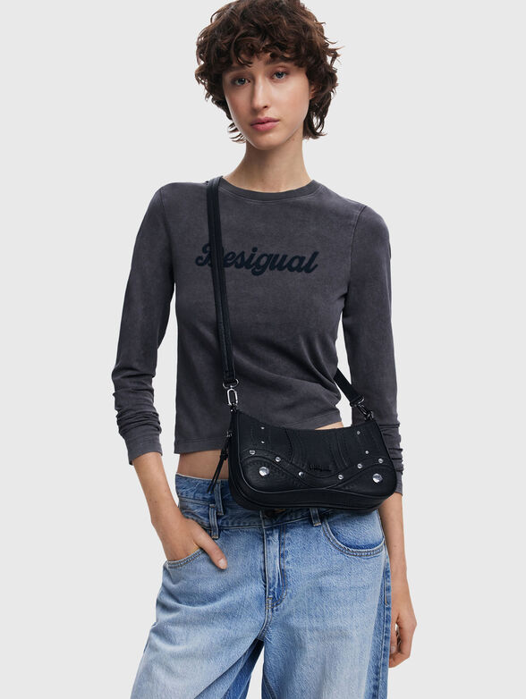 Bag with eyelets and logo - 2