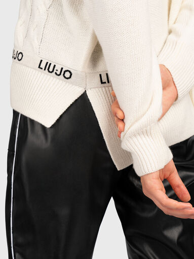Black sweater with logo details - 4