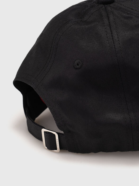 Baseball cap with embossed logo - 4