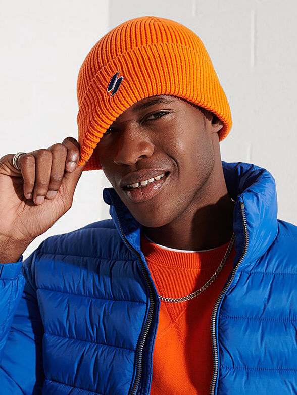 Knitted beanie with embroidered logo - 1