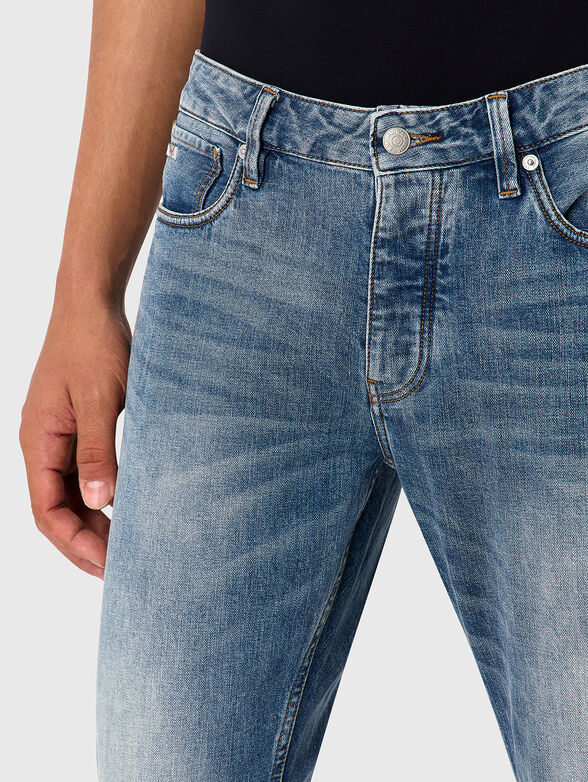 Blue straight jeans with washed effect - 5