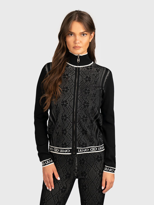 Sweatshirt with floral motifs