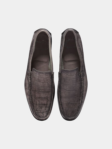 Leather moccasins with crocodile print - 5