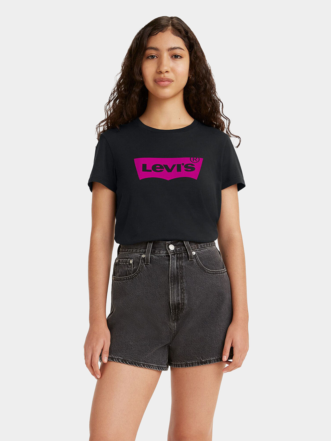THE PERFECT TEE black T shirt with logo brand LEVI S Globalbrandsstore en