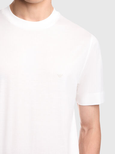 White t-shirt - 5