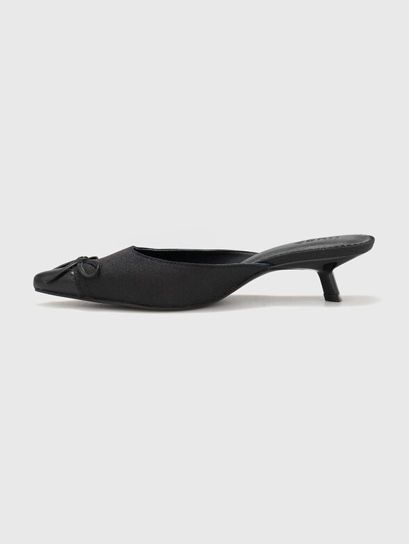 Leather heeled slippers with a bow - 4