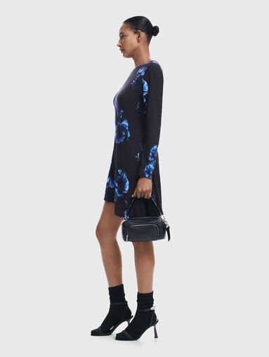 Asymmetrical dress with floral print - 4