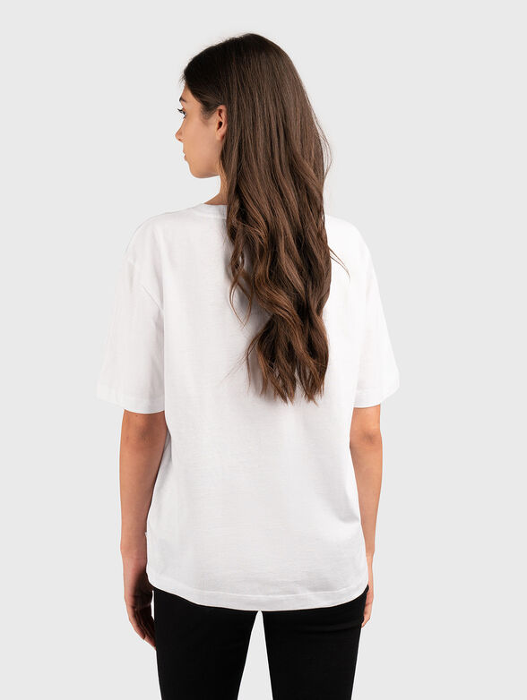 T-shirt with oval neckline - 2
