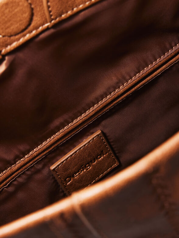 Bag with eyelets and logo - 6