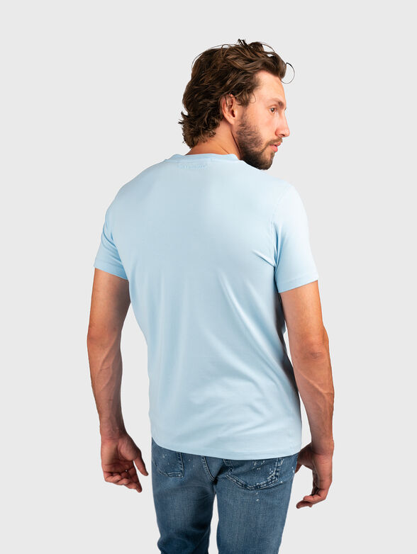 Blue T-shirt with accent logo - 2