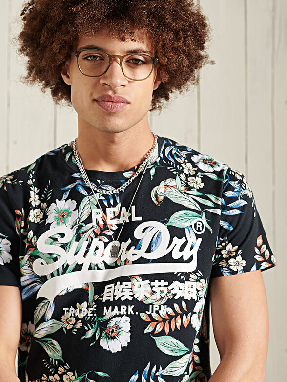 Black T-shirt with floral print - 4
