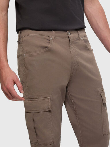 Cargo pants with logo - 4