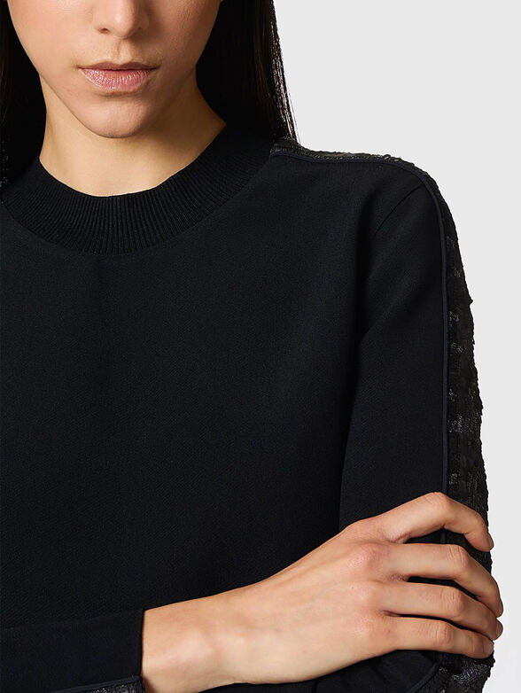 Cropped blouse with long sleeves - 3