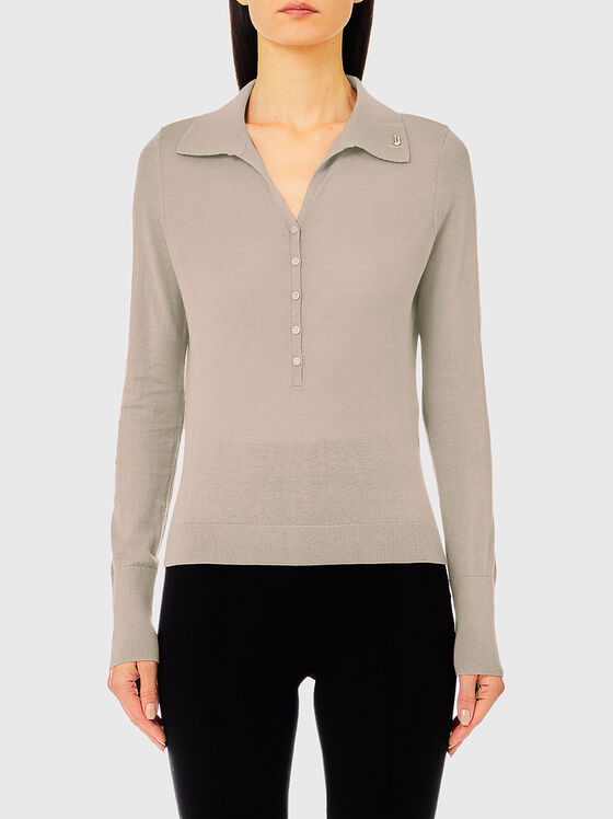 Пуловер в бежов цвят - 1