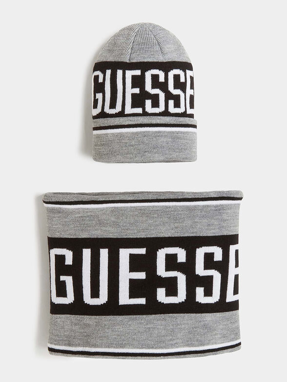 Hat and scarf set with logo brand GUESS —