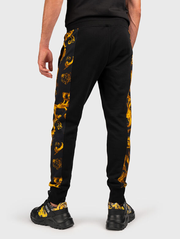 Sports pants with accent stripe - 2