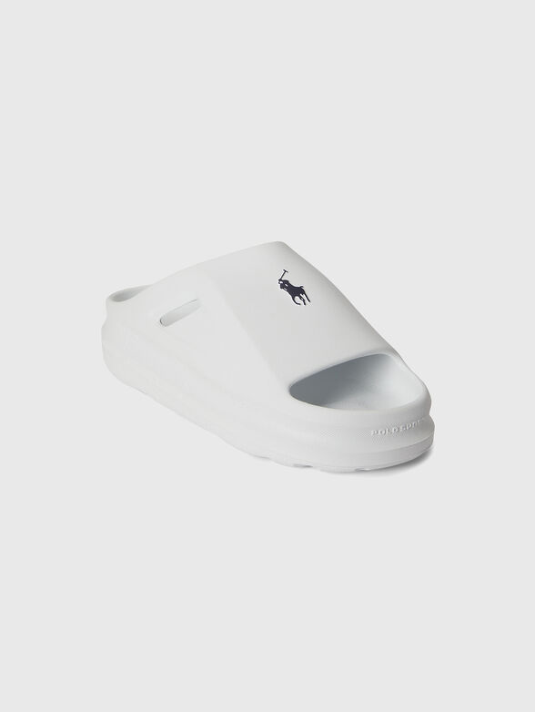 White beach slippers - 2