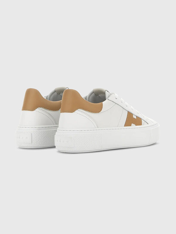White sport shoes - 3