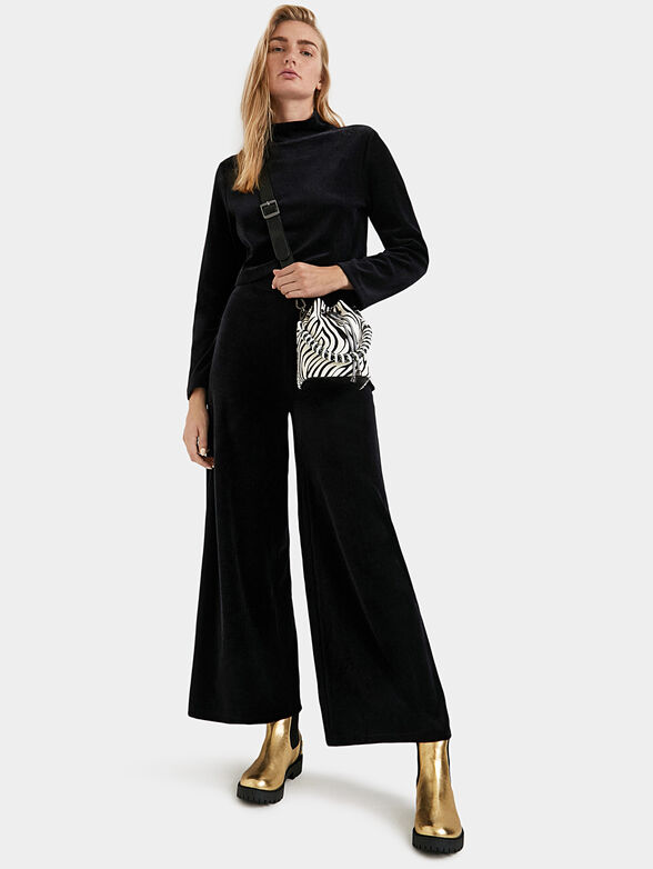 Blouse with embroidered details - 2