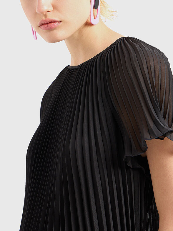 Short sleeved blouse with oval neckline - 4