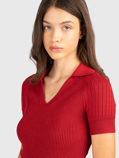 Short-sleeved sweater with a V-neck - 4