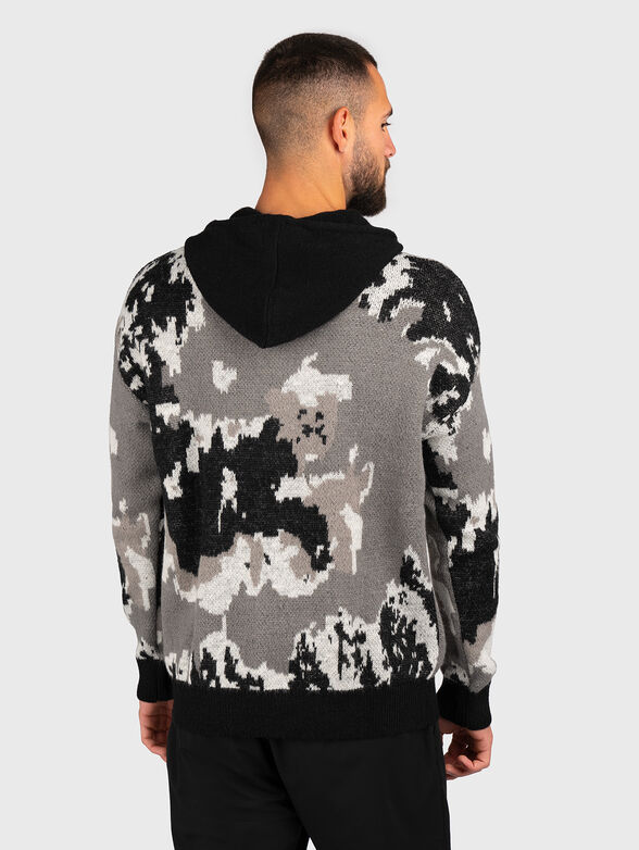 Sweater with hood  - 3