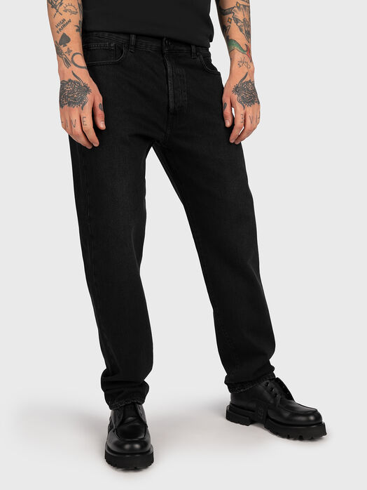 Black jeans with five pockets