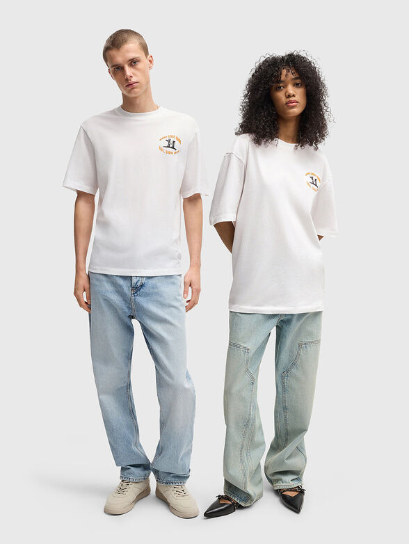 Unisex T-shirt with oval neckline and print - 1
