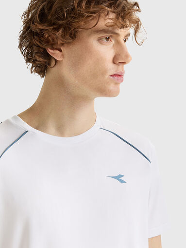 Blue T-shirt with contrasting elements - 5