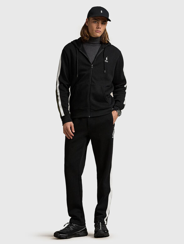 Sweatshirt with contrasting sleeve stripes - 2