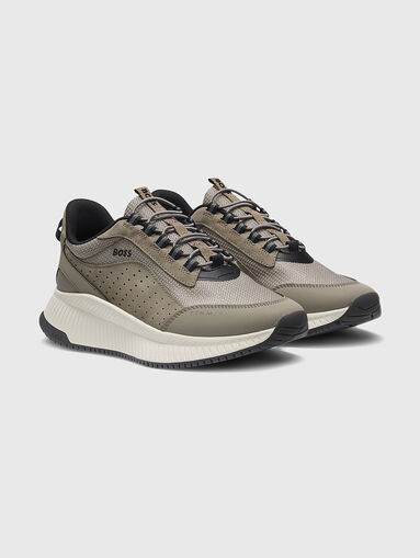 Sports shoes with logo - 3