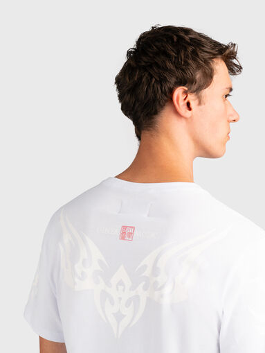 TV039 white V-neck T-shirt  - 3