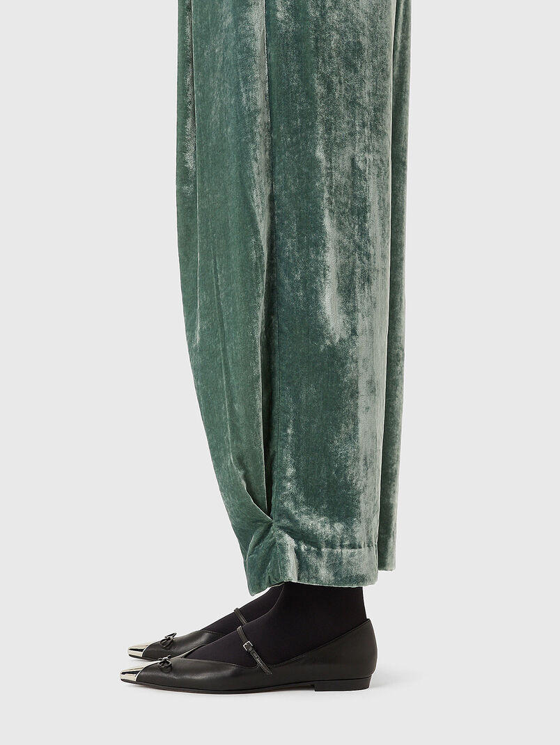 High-waisted velvet trousers - 2