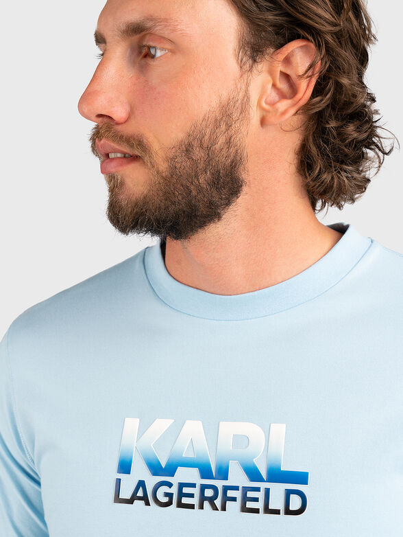 Blue T-shirt with accent logo - 4