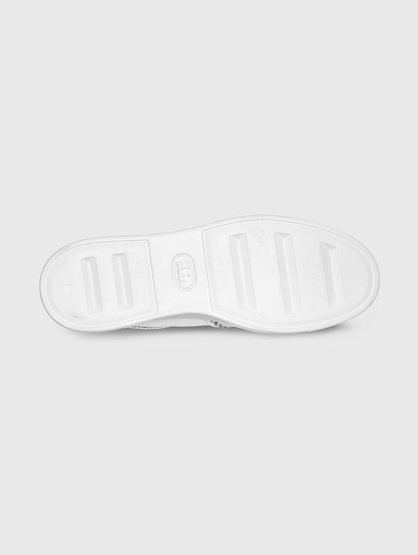 Black leather shoes with accent eyelets  - 3