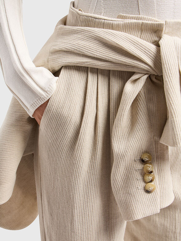 Straight trousers with darts - 3