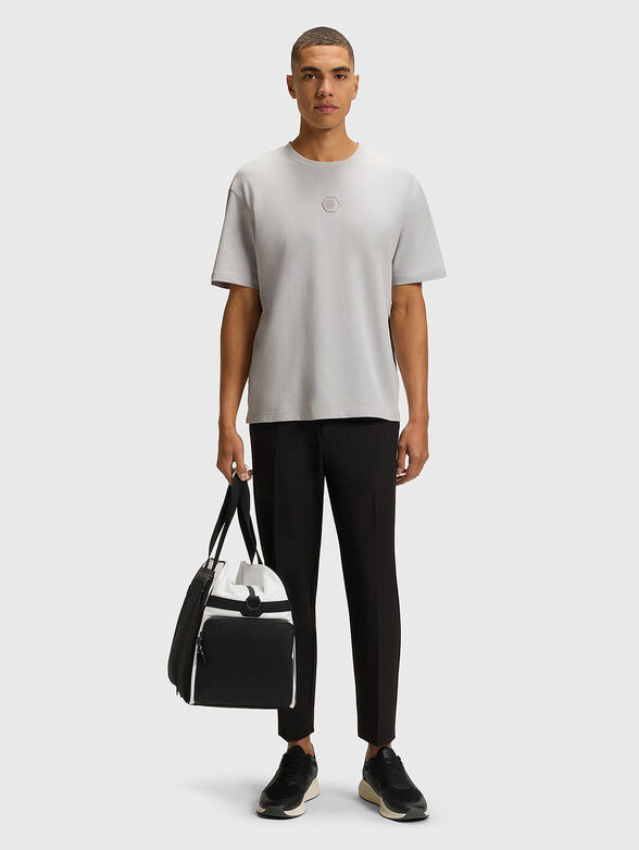 T-shirt with oval neckline in gray - 2