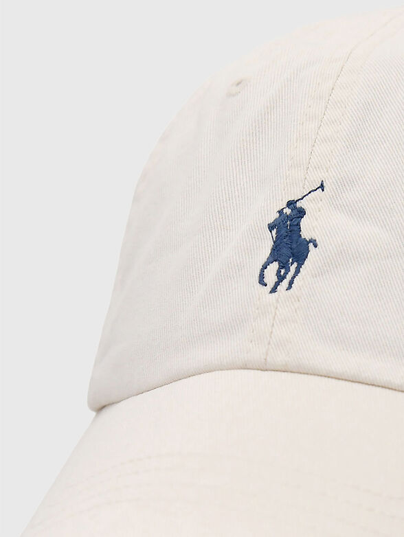 Cap with contrasting logo - 2