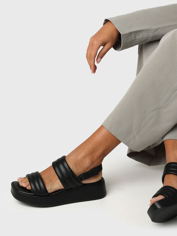 Quilted sandals in black  - 2