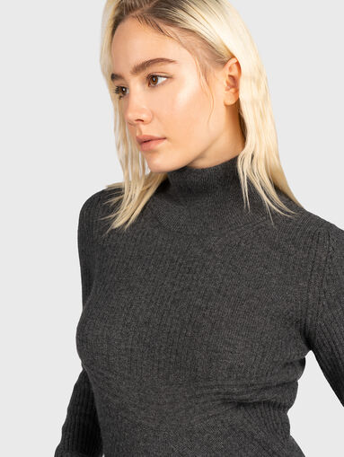 Wool and cashmere blend sweater in black color - 4