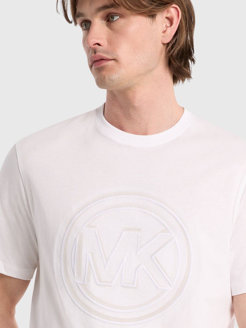 Beige T-shirt with embossed logo  - 3