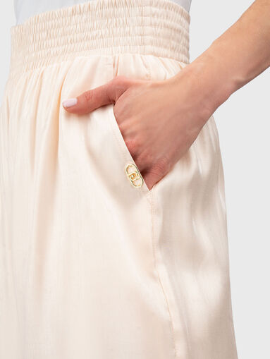 Short pants with satin effect - 5